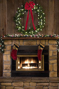 Holiday decorating wreath mantle