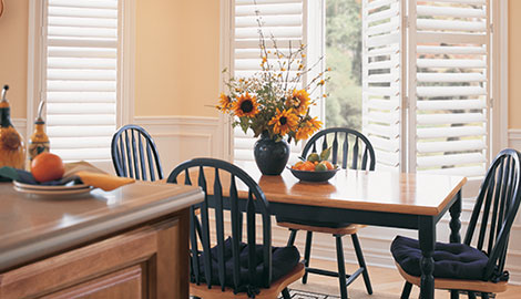 casual dining table with sunflowers